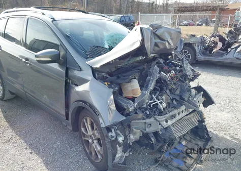 2014 Ford Escape Titanium из США, поврежденный, VIN 1FMCU0J95EUD70483